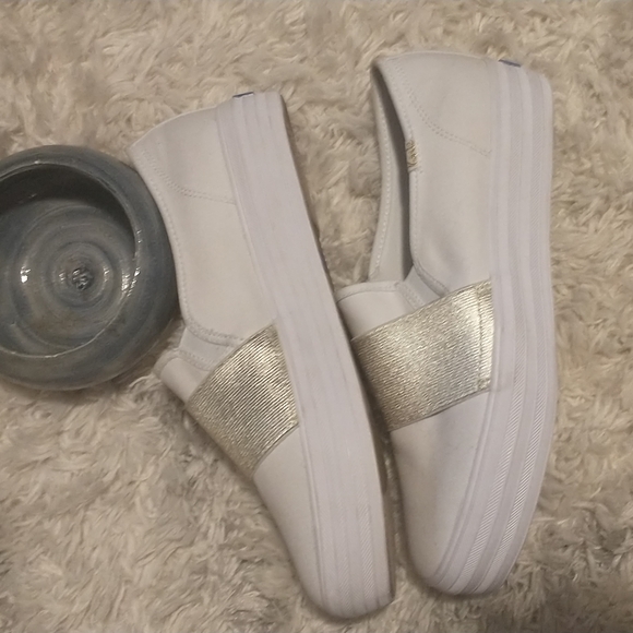 Keds woman's size 9.5 ortholite slip-on sneakers with gold band -NWOT - Picture 7 of 16